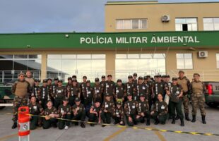 Alunos do Projeto PROA de Lauro Müller visitam batalhão da Polícia Militar Ambiental em Laguna