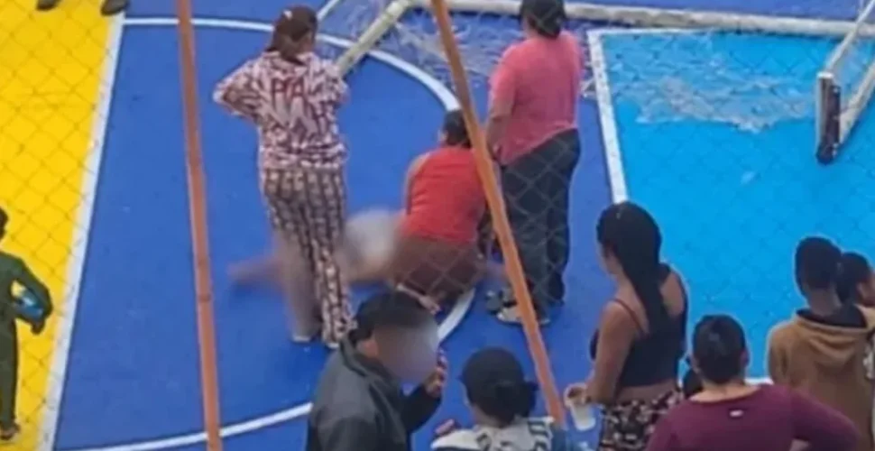Menino de 10 anos morre após acidente com trave de futsal em Itajaí