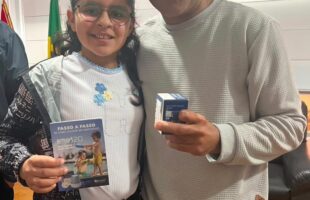 Lauro Müller entrega primeiro sensor de glicose após lei de autoria de Tininho Maçarico (PSD)