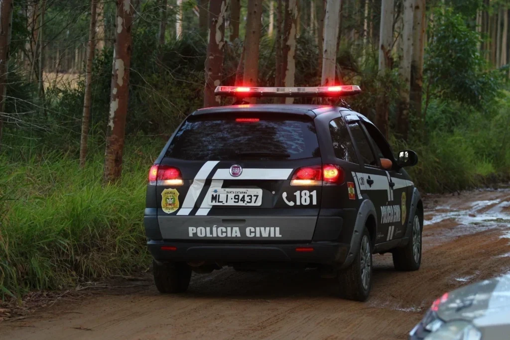 Homem é preso suspeito de dopar e abusar sexualmente de vítima em Orleans