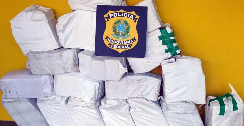 PRF apreende quase meia tonelada de cocaína na BR-101 em Joinville
