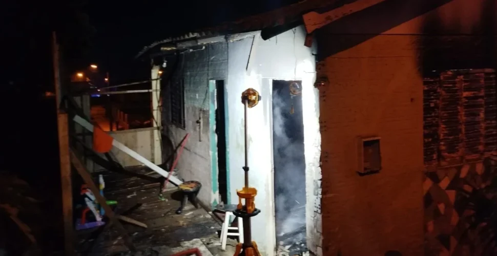 Incêndio atinge residência e causa danos em Turvo