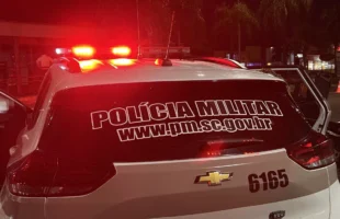 Homem é preso após furtar estabelecimento e retornar ao local em Criciúma