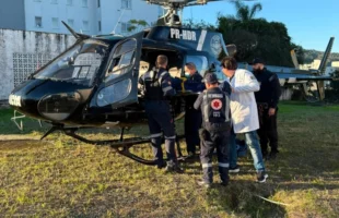 Idoso é transferido de helicóptero após sofrer grave queda de bicicleta em Orleans