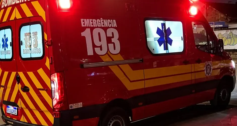 Motociclista é encaminhado ao hospital após acidente entre duas motos em Criciúma