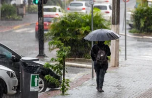 Quinta-feira terá chuva, temporais isolados e queda nas temperaturas em Santa Catarina