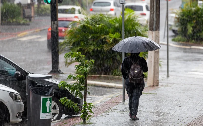 Quinta-feira terá chuva, temporais isolados e queda nas temperaturas em Santa Catarina