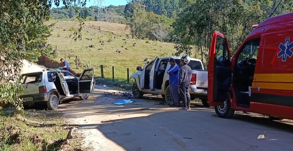 Homem morre após colisão entre dois veículos em Cocal do Sul