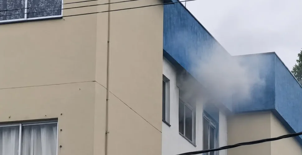 Princípio de incêndio em prédio mobiliza bombeiros em Criciúma