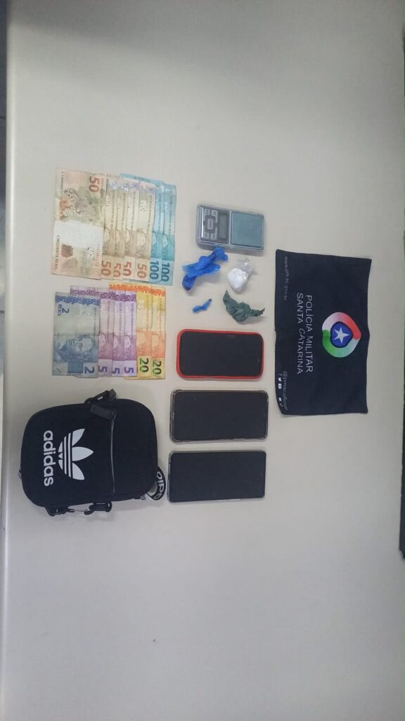 Operação da PM termina com dois presos por tráfico de drogas em Orleans