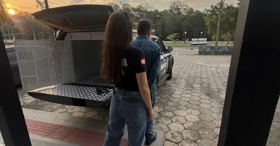 Homem é preso preventivamente em Lauro Müller por suspeita de crimes contra enteada
