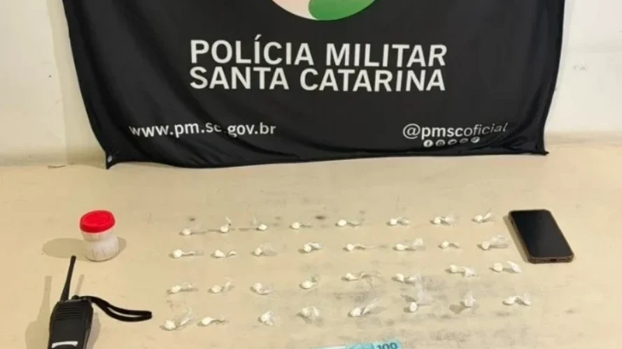 Adolescente é apreendido por suspeita de tráfico de drogas em Passo de Torres