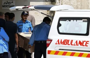 Incêndio em maternidade de hospital no Paquistão deixa 14 bebês mortos