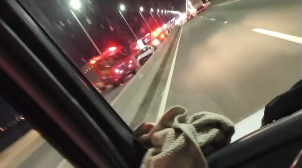 Motociclista morre após colisão com carro na BR-101, em Laguna
