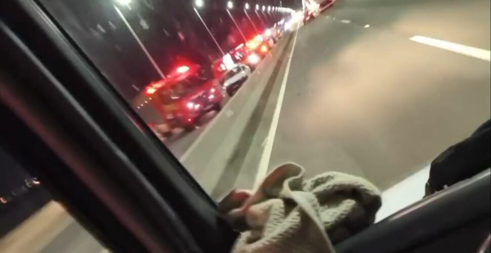 Motociclista morre após colisão com carro na BR-101, em Laguna