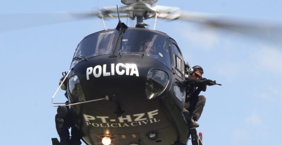 Operação contra tráfico e lavagem de dinheiro cumpre mandados em três cidades da região