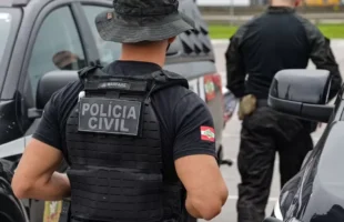 Polícia Civil prende dois suspeitos em operação contra tráfico de drogas em Criciúma e região