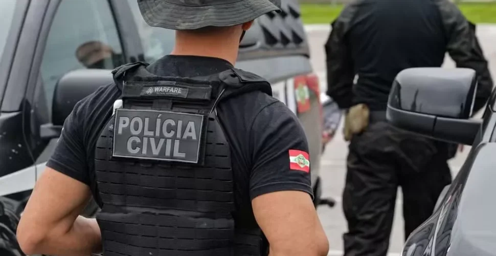 Polícia Civil prende dois suspeitos em operação contra tráfico de drogas em Criciúma e região