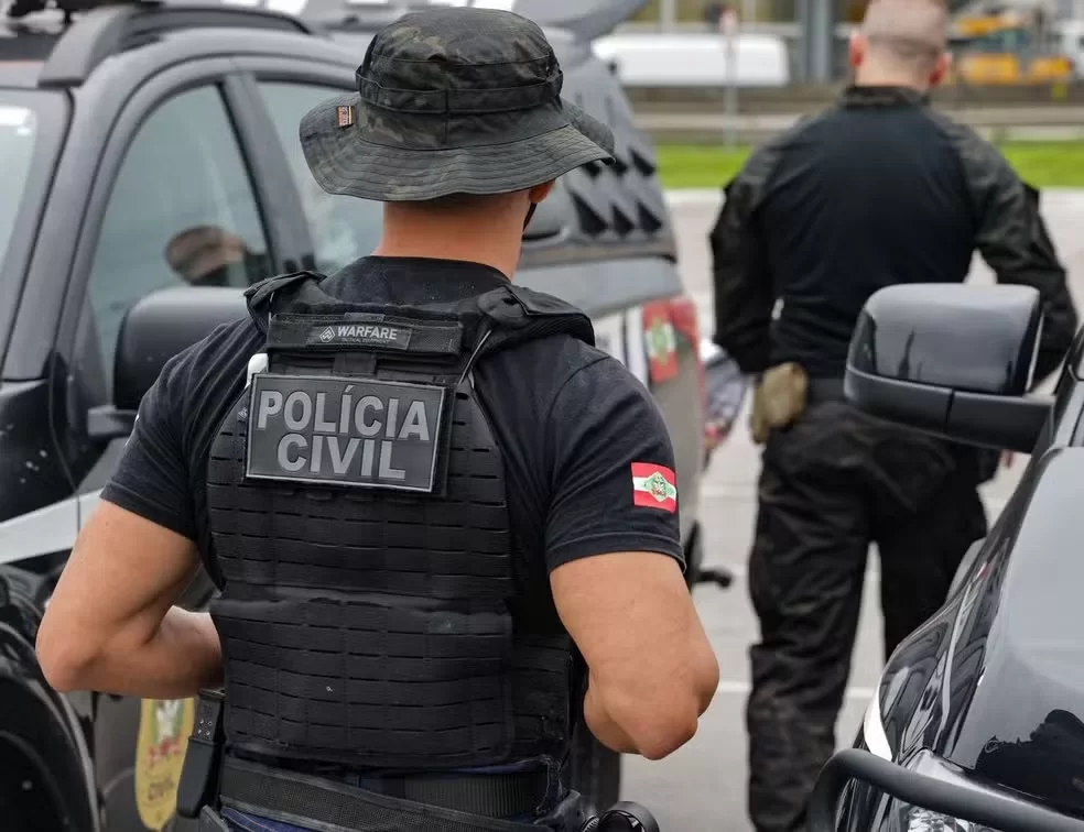 Polícia Civil prende dois suspeitos em operação contra tráfico de drogas em Criciúma e região