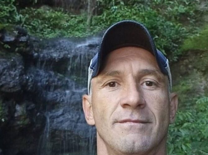 Homem é preso após matar vizinho a facadas em Blumenau