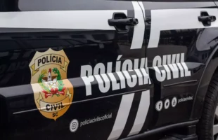 Homem é preso por suspeita de provocar colisão de propósito com companheira e três filhas em SC