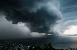 Defesa Civil alerta para temporais, granizo e chuva intensa em Santa Catarina