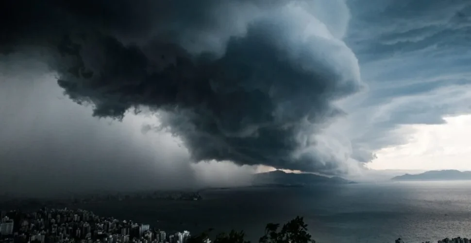 Defesa Civil alerta para temporais, granizo e chuva intensa em Santa Catarina