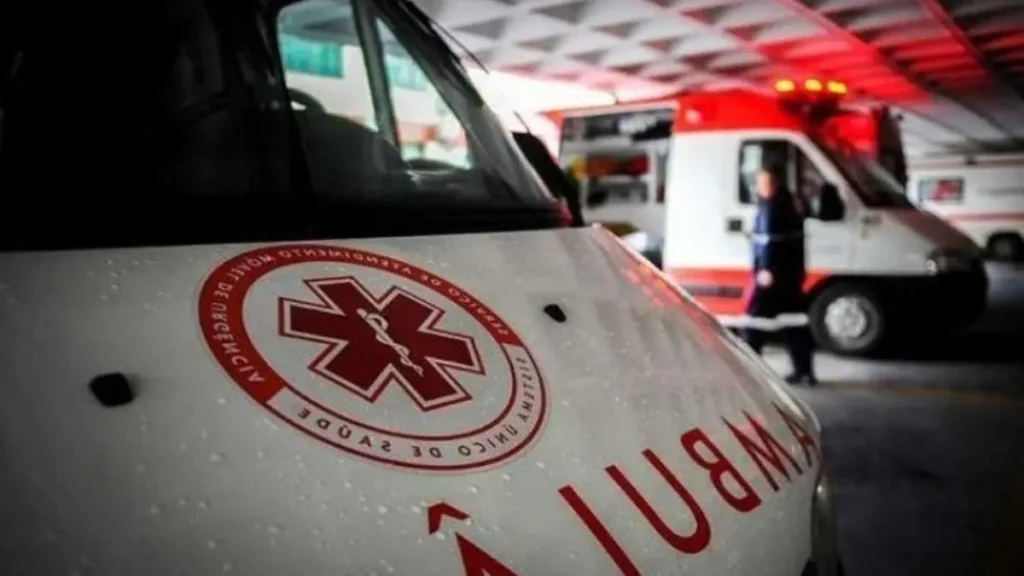Adolescente fica ferida após ser atropelada por ônibus em Criciúma