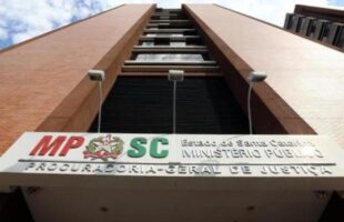 MPSC pede condenação do prefeito Valdir Fontanella e outros 10 réus em ação que apura supostas fraudes em licitações e desvio de recursos públicos