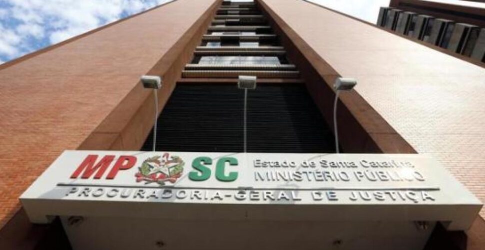 MPSC pede condenação do prefeito Valdir Fontanella e outros 10 réus em ação que apura supostas fraudes em licitações e desvio de recursos públicos