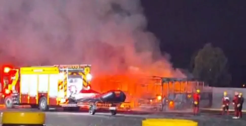 Incêndio atinge dois ônibus no pátio de empresa em Forquilhinha