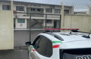 Homem é preso por descumprir medida protetiva em Lauro Müller