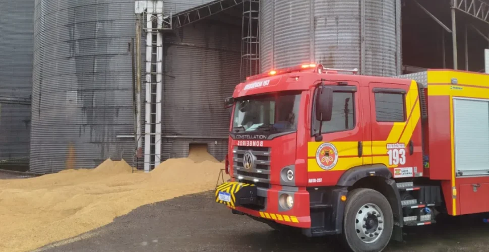 Funcionário morre após ser soterrado dentro de silo de grãos em Turvo