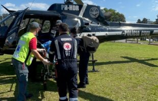 SAER e SAMU Aeromédico transferem motociclista ferido após acidente em Lauro Müller