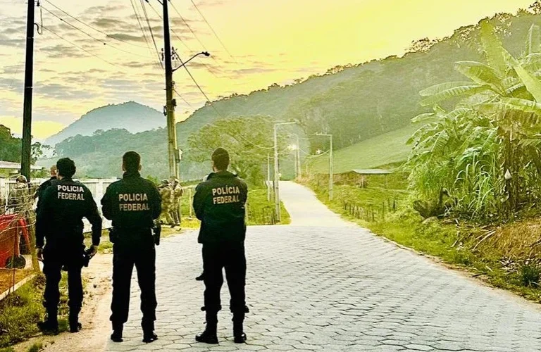 PF deflagra operação contra grupo investigado por contrabando de cigarros eletrônicos