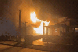 Incêndio destrói residência no Balneário Esplanada, em Jaguaruna