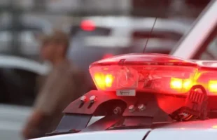 Homem é suspeito de agredir mãe, esposa e filha após ter pedido de dinheiro negado em Criciúma