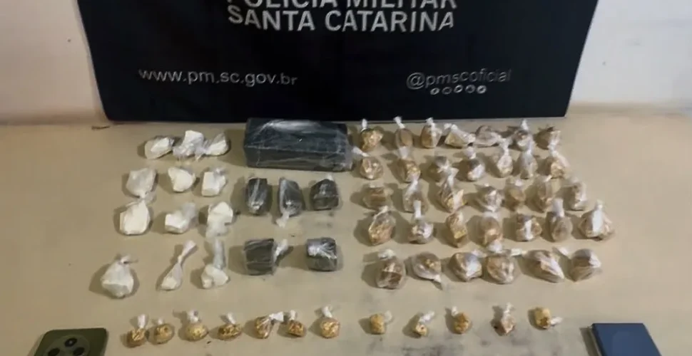 Polícia apreende quase dois quilos de drogas em residência em Araranguá