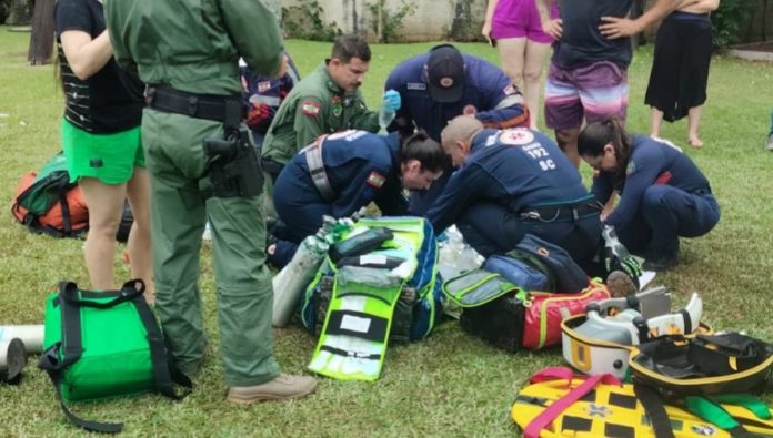 Bebê é socorrido em estado grave após afogamento em açude em Santo Amaro da Imperatriz
