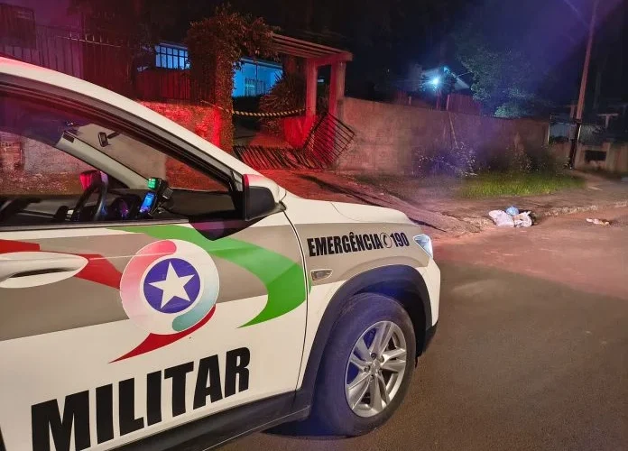 Homem é preso após agredir ex-companheira e tentar incendiar carro em Xanxerê