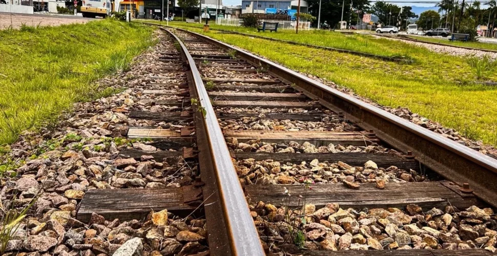 Homem é preso após furtar peças de linha férrea em Criciúma