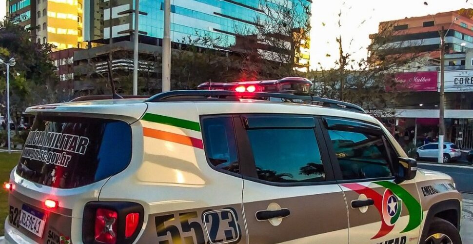 Homem fica ferido após ser esfaqueado pelo próprio irmão em Tubarão